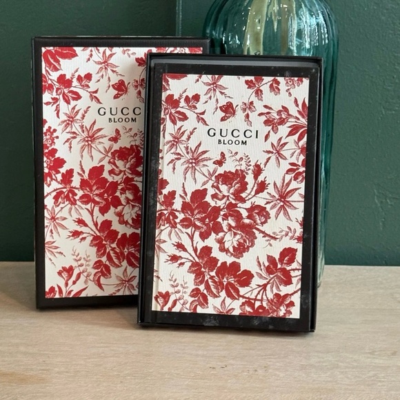 Gucci Other - Gucci Bloom Red and White Floral Notebook
